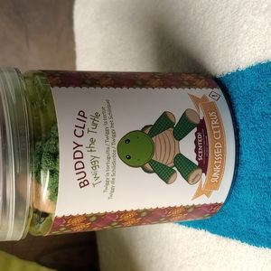 Buddy clip twiggy the turtle